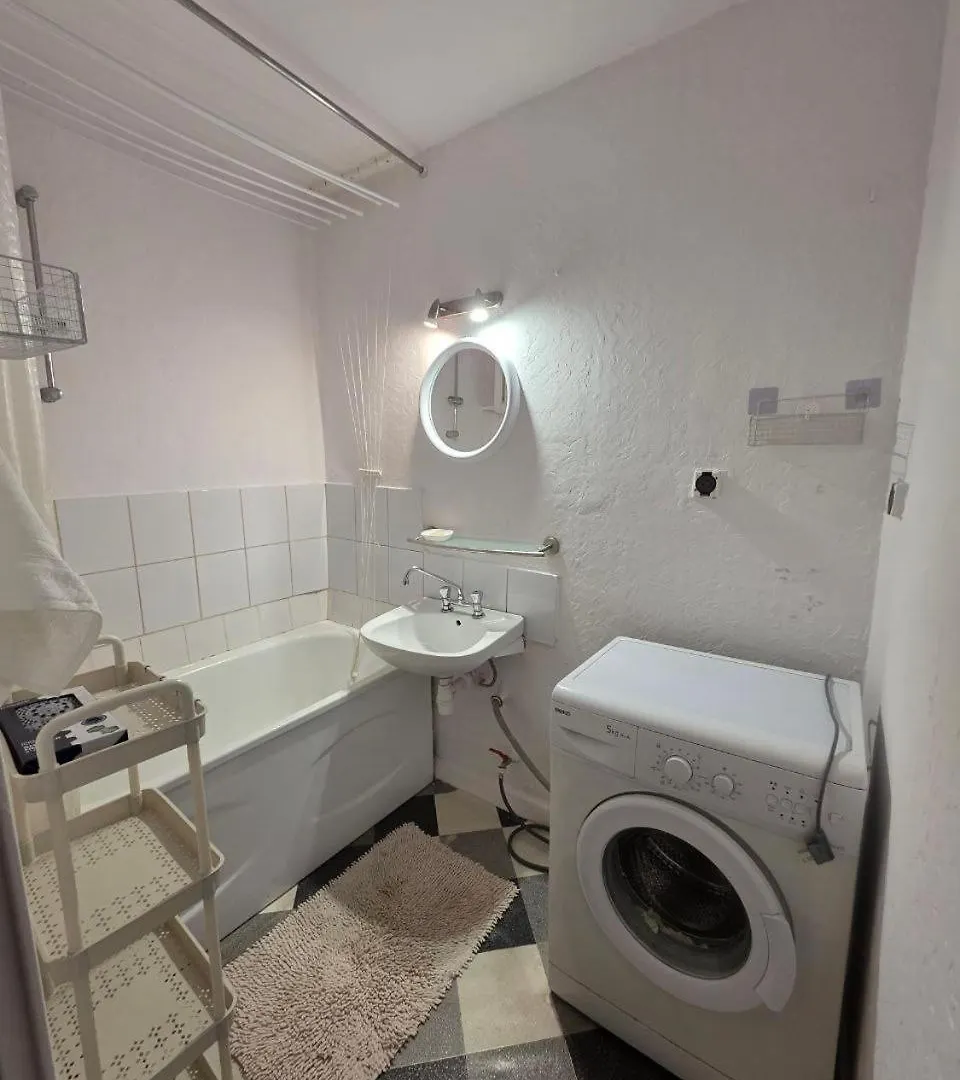 Room Near The Center Of Warsaw, Bora Komorowskiego 35 0*, Warszawa
